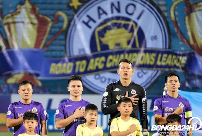 ẢNH: Siêu phẩm của Quang Hải cứu Văn Hậu khỏi thảm hoạ tái xuất