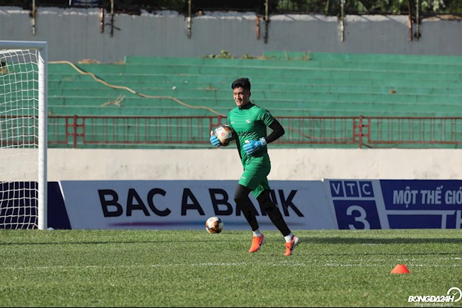 Thủ môn Văn Hoàng chính thức gia hạn hợp đồng với SLNA