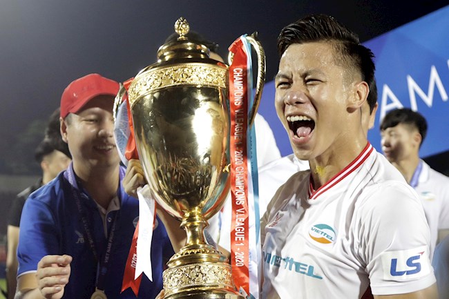 Vô địch V-League, Quế Ngọc Hải cosplay màn ăn mừng của Lewandowski