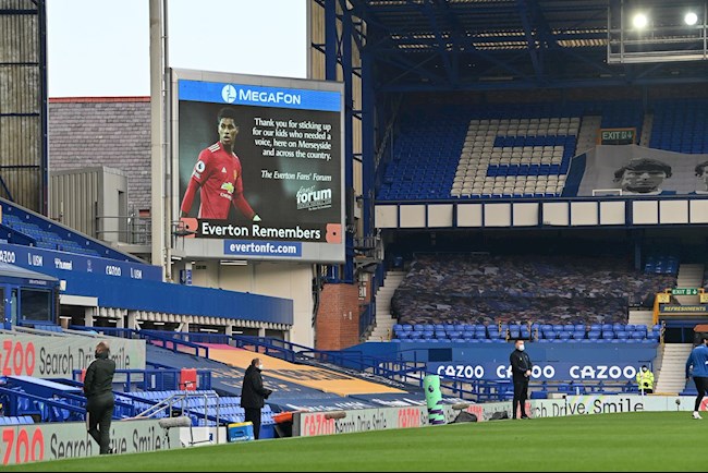 Đánh đầu hụt trước Everton, nhưng Rashford vẫn lập siêu phẩm để đời