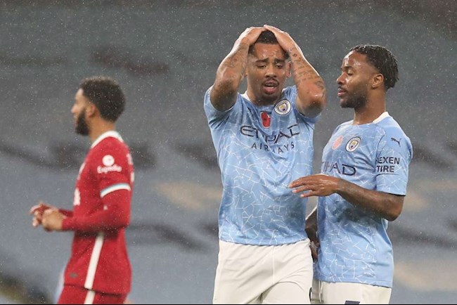 Gabriel Jesus đau đớn sau trận hoà Liverpool