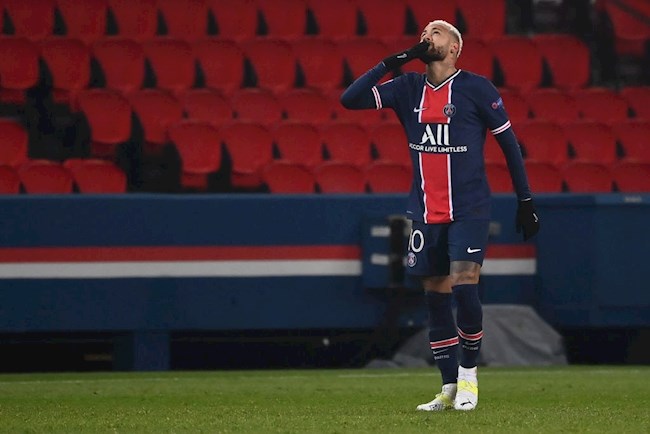 Neymar rực sáng, PSG hủy diệt Basaksehir sau sự cố phân biệt chủng tộc