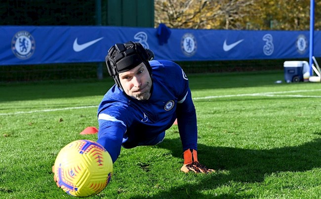 Găng tay vàng là gì Thủ môn nào giành nhiều Găng tay vàng nhất 1