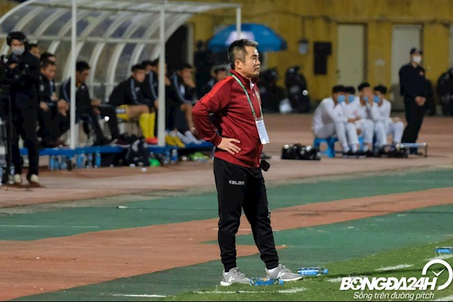 HLV Hà Tĩnh: “Hà Nội và HAGL ở đẳng cấp khác các CLB V-League”