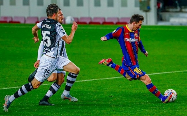 Tiền đạo Lionel Messi áp sát kỷ lục của Pele hình ảnh
