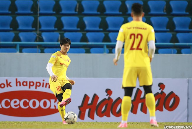 Bất ngờ: Công Phượng cùng 18 tuyển thủ vẫn ra sân tập vào sáng ngày thi đấu