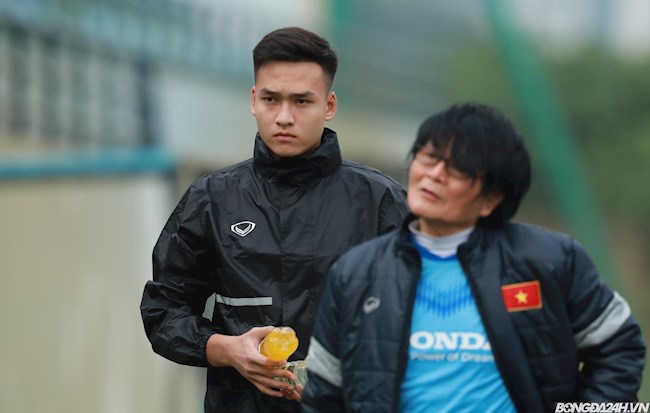 ẢNH: ĐT Việt Nam có thêm một cầu thủ phải tập riêng
