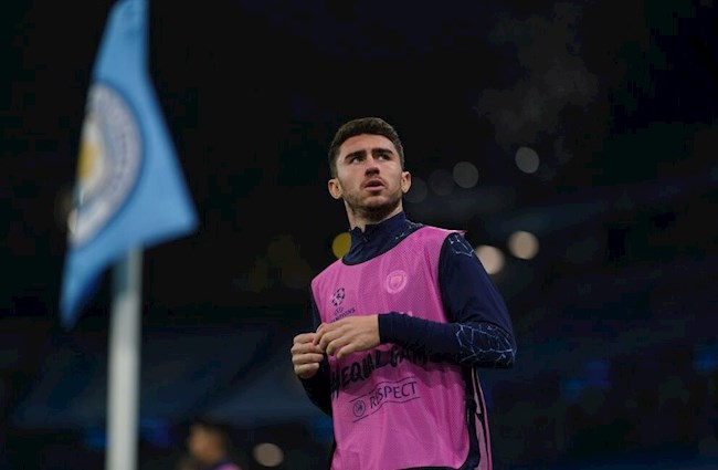 Vì sao Pep Guardiola liên tục cất Laporte trên ghế dự bị?