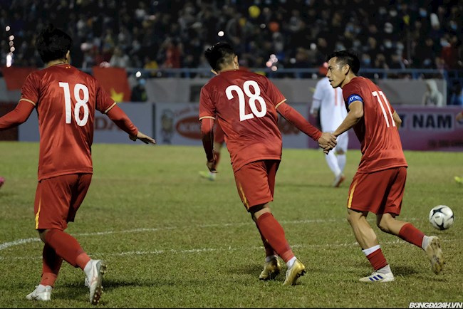 Video tổng hợp: ĐT Việt Nam 3-2 U22 Việt Nam (Giao hữu)