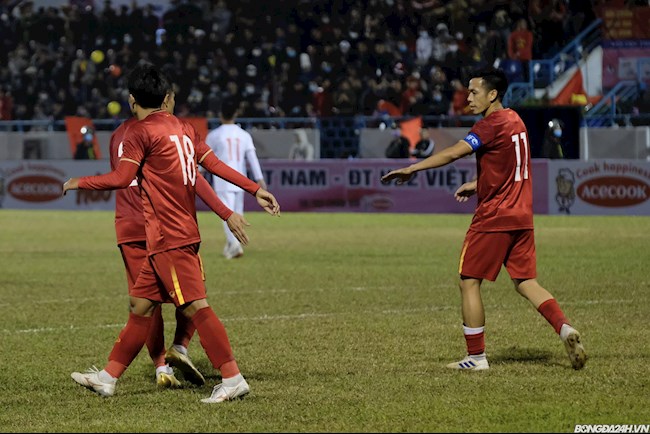 Văn Quyết tự chọn vị trí thi đấu ở ĐT Việt Nam