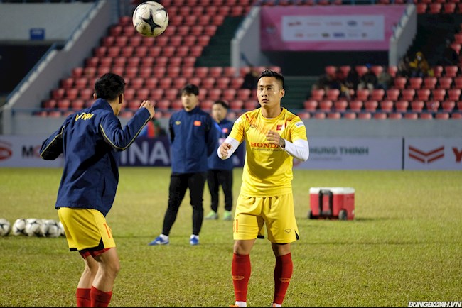 Dính chấn thương sau 10 phút, Hồ Tuấn Tài lỡ cơ hội thể hiện với thầy Park