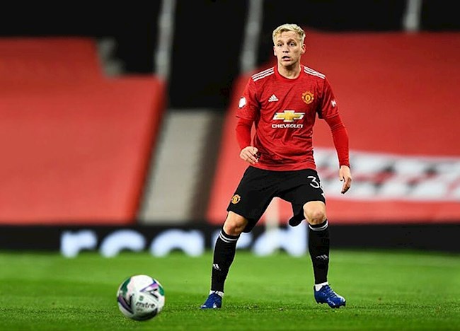 Liên tục ngồi dự bị, Van de Beek chất vấn HLV Solskjaer  hình ảnh