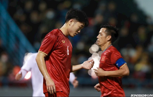 Ghi bàn sau hơn 2 năm, Văn Quyết vẫn có nguy cơ không trụ được ở ĐT Việt Nam