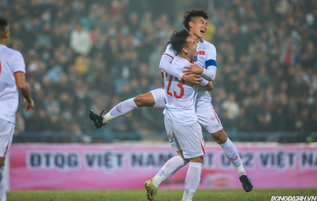 Bùi Hoàng Việt Anh Nhâm Mạnh Dũng