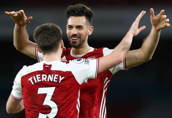 SỐC: Trung vệ Arsenal bị tấn công bằng dao ở Italia