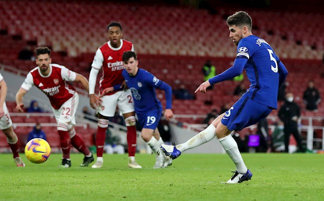 Trót cà khịa Bruno, Jorginho nhận quả báo khi thành trò hề trên chấm penalty