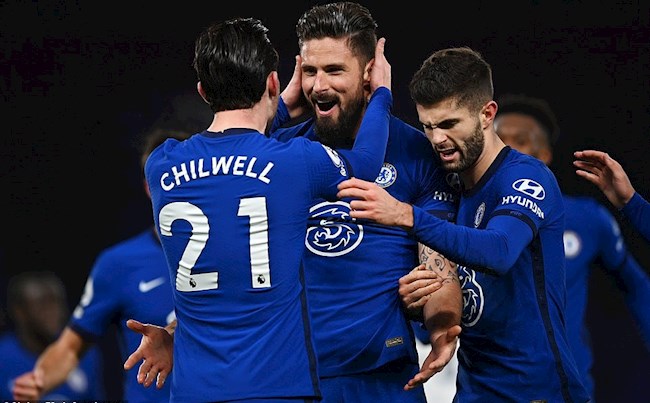 Tiền đạo Olivier Giroud vô đối về khả năng ghi bàn bằng đầu hình ảnh