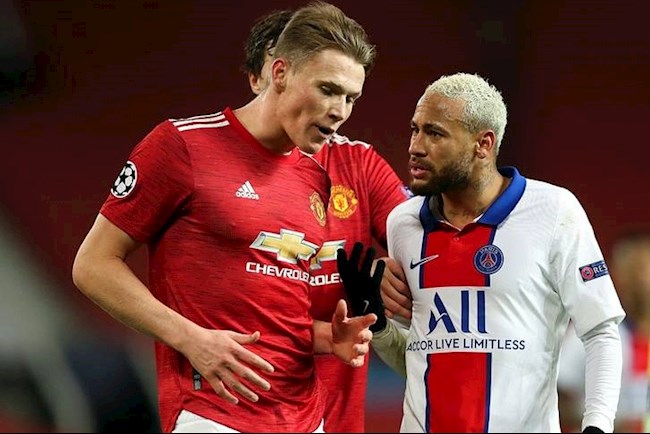 Bắt quả tang màn gây sự của McTominay khiến Neymar nổi máu trẻ trâu
