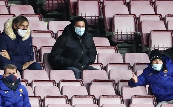 Lionel Messi phản ứng thế nào khi Barca gây thất vọng?