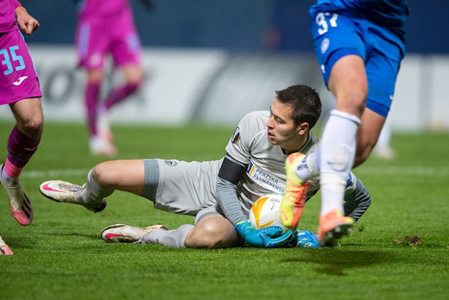 Filip Nguyễn ra sân thi đấu ở giải Europa Conference League