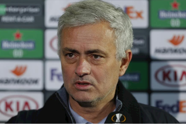 Tottenham chính thức đi tiếp ở Europa League, Mourinho vẫn không hài lòng