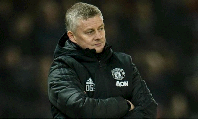 Rio Ferdinand chỉ trích chiến thuật của Solskjaer khiến MU thua Leipzig