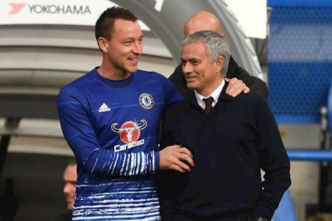 Trước cuộc chạm trán Aston Villa, Mourinho ca ngợi John Terry chậm nhưng chắc