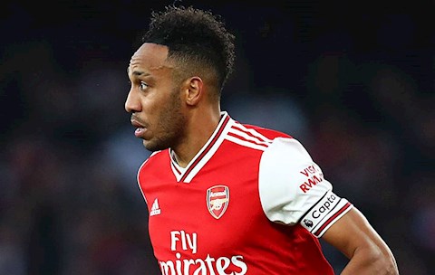 Phá lưới Chích choè, Aubameyang cân bằng thành tích của Marcus Rashford