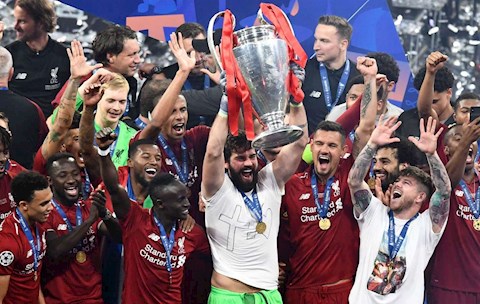 Alisson vo dich Champions League cung Liverpool