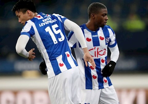 Văn Hậu nhìn đồng đội tại Heerenveen chia tay cúp quốc gia Hà Lan