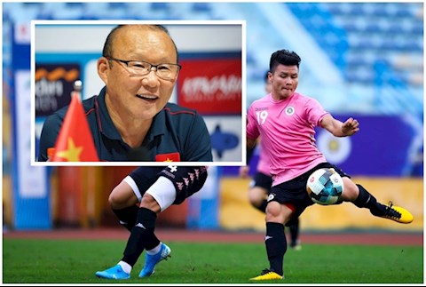 Quang Hải tỏa sáng trên sân tập, ông Park mừng thầm