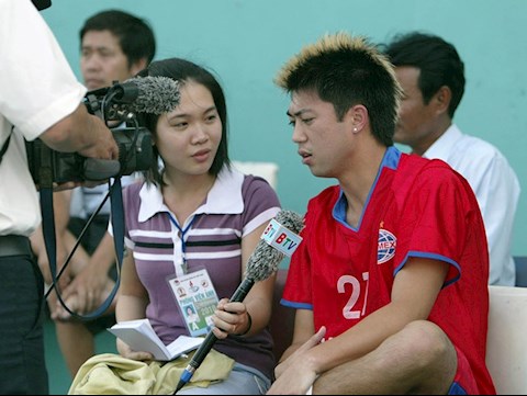 Lee Nguyen duoc chao don nhu mot ngoi sao khi ve V-League