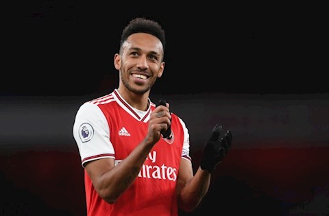 Barca hết hứng thú với chủ công của Arsenal