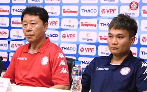 HLV Chung Hae Soung hé lộ lý do để Bùi Tiến Dũng vào sân bắt penalty