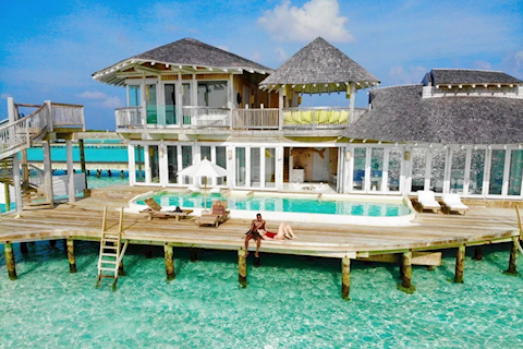 Fred tới Maldives hưởng trăng mật, ở phòng VIP 100 triệu/đêm