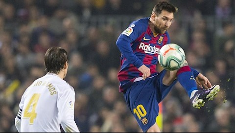 Lionel Messi sắp đi vào lịch sử các trận Siêu kinh điển