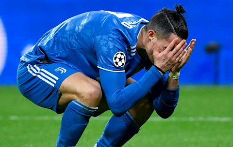 C.Ronaldo bị tố nuốt lời sau khi đá hỏng 11m