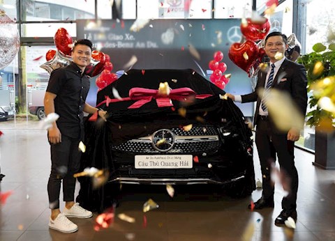 Tiền vệ Nguyễn Quang Hải tậu xe Mercedes hơn hai tỷ đồng hình ảnh