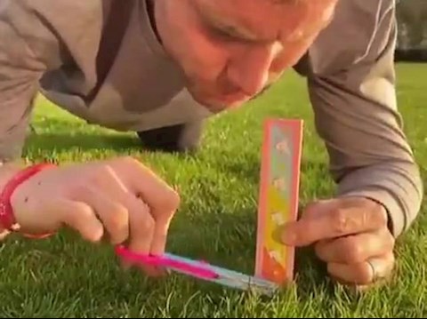 Cách giết thời gian cực độc khi phải tự cách ly chống dịch của James Milner