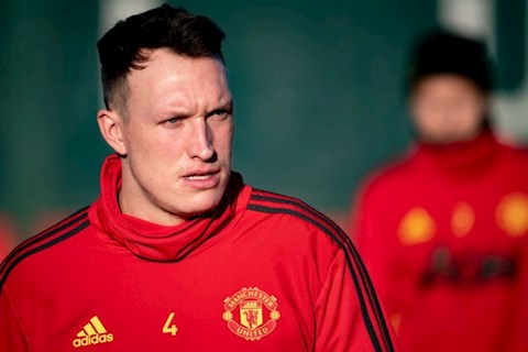 MU bán trung vệ Phil Jones với 1 điều kiện hình ảnh