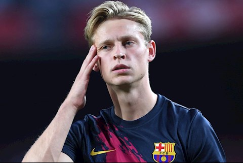 Frenkie De Jong vẫn đang chờ đợi ngày tỏa sáng