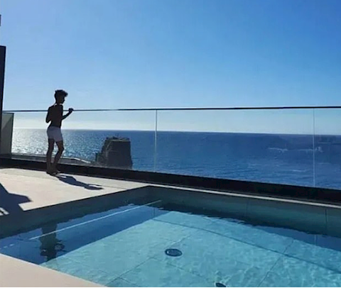 Biệt thự cách ly sang chảnh của Ronaldo