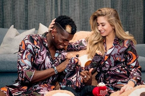 Vợ Pogba sút vào mặt con trai