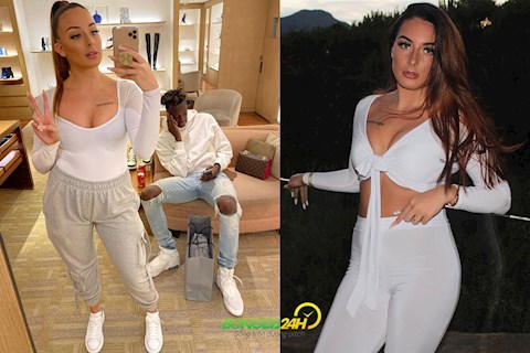 Cô bạn gái mê mẩn khoe vòng 1 của Tammy Abraham