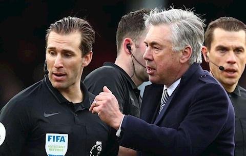 Trút giận lên trọng tài, Carlo Ancelotti sắp bị FA phạt nặng hình ảnh