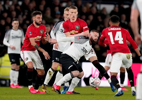 Rooney va dong doi o Derby County thi dau tot hon trong nhung phut dau