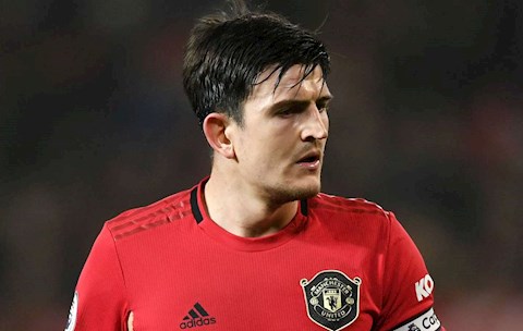 Hết hồn với thành tích ghi bàn của bố Harry Maguire