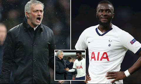 Huyền thoại Liverpool ủng hộ Mourinho chỉ trích bom tấn