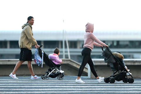 Vì một bức ảnh, Ronaldo bị chửi bới không ra gì