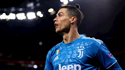 Tiền đạo Cristiano Ronaldo hạnh phúc ở Juventus hình ảnh